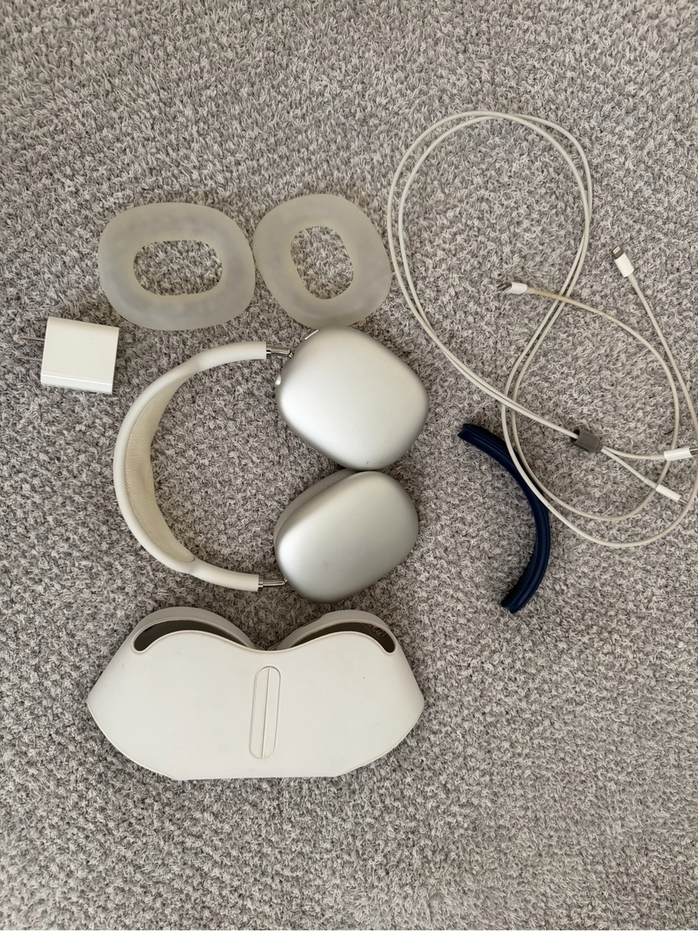 Apple Air Pods Max in excellent condition band